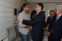 Vali Ercan Topaca’dan Şehit Yüzbaşı Kocaman’ın Ailesine Taziye Ziyareti