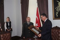 Vali Topaca, 15 Temmuz Gazisi Albay Mahmut Pınarbaşı’na Devlet Övünç Madalyası Tevcih Etti