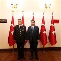 Jandarma Genel Komutan Yardımcısı Korgeneral Ali Çardakcı, Vali Vasip Şahin’i Ziyaret Etti