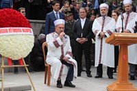 Vali Topaca, Şehitleri Anma Günü’nde Cebeci Askeri Şehitliği’ni Ziyaret Etti