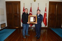 Ankara Valiliğinde Devlet Övünç Madalyası ve Beratı Tevcih Töreni