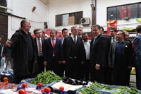 Vali Topaca, Ankara Toptancı Hali’ni Ziyaret Etti