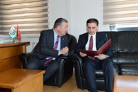 Vali Topaca, OSTİM ve Sanayilerde Mesleki Eğitimin Sorunları Toplantısına Katıldı