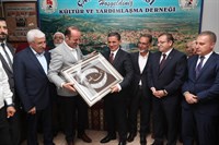 Vali Ercan Topaca, Kırşehir Çayağzı Kasabası Kültür ve Yardımlaşma Derneğini Ziyaret Etti