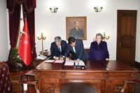 Vali Şahin, Hayırsever Emel Toğay ile Anaokulu Protokolü İmzaladı