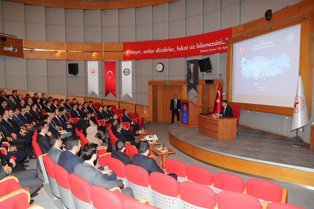 Vali Şahin, 107. Dönem Kaymakam Adaylarıyla Tecrübelerini Paylaştı